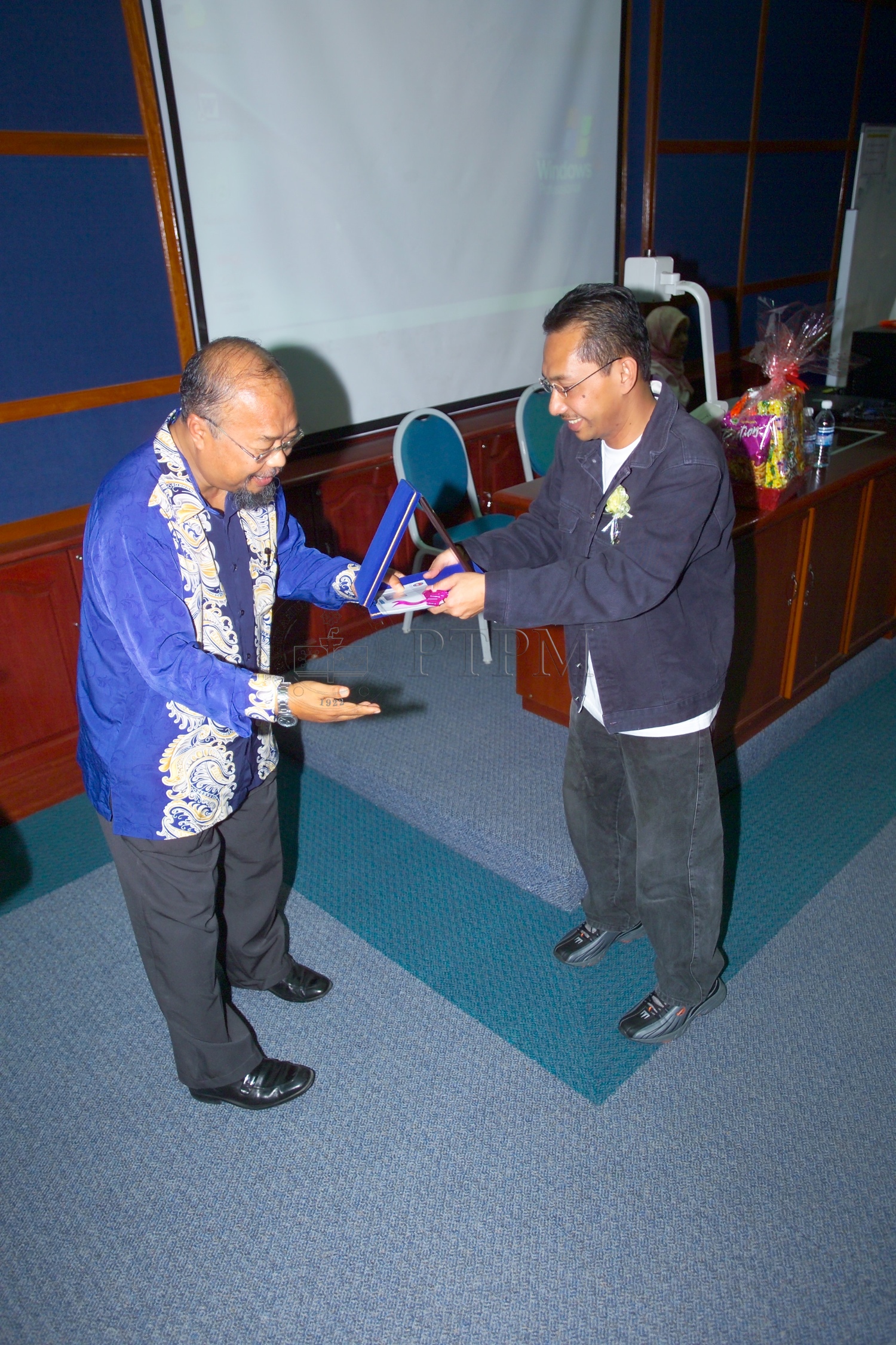 PTPM 05 20 puisi D9X30155